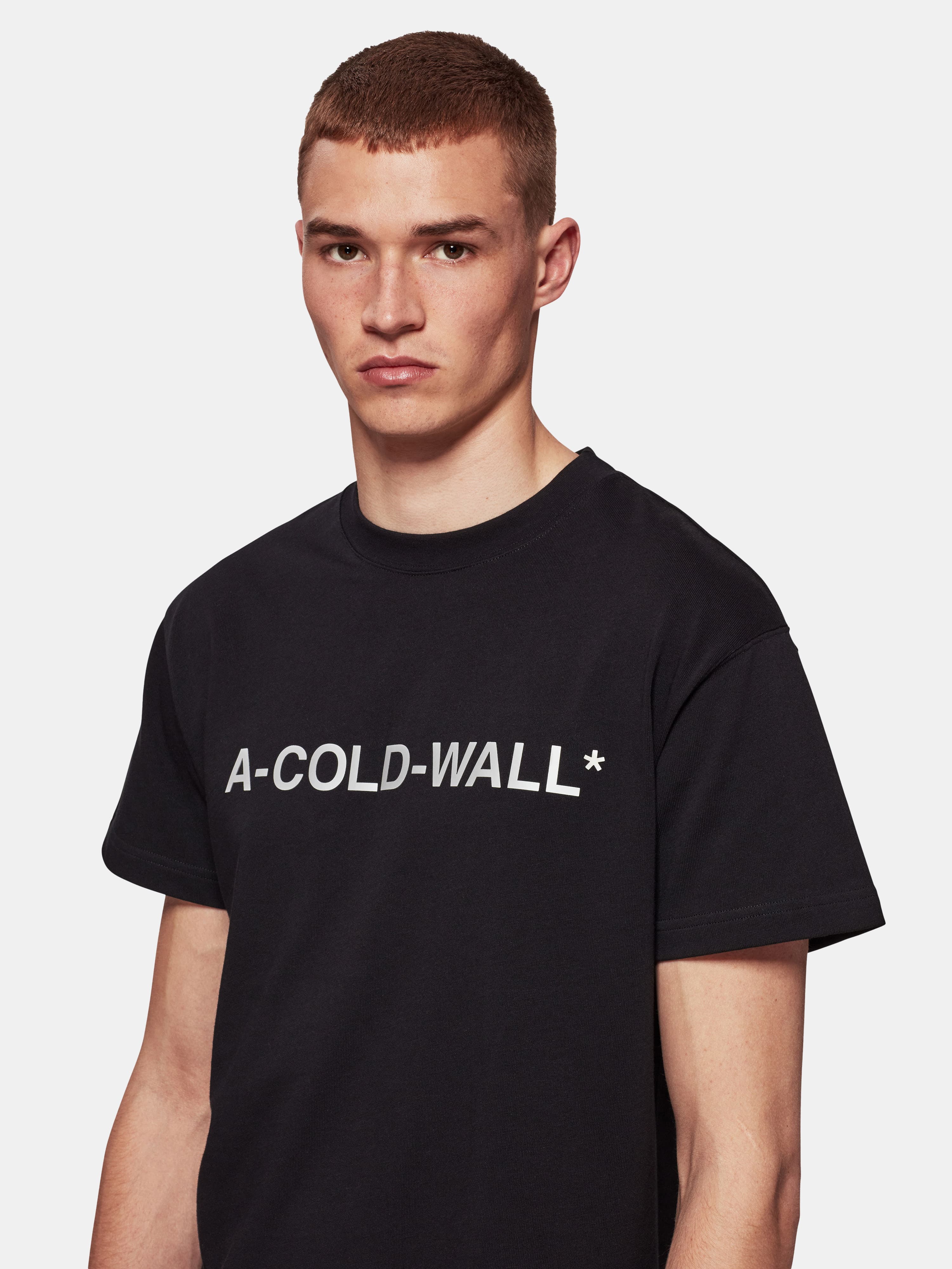 Essential Logo T-shirt